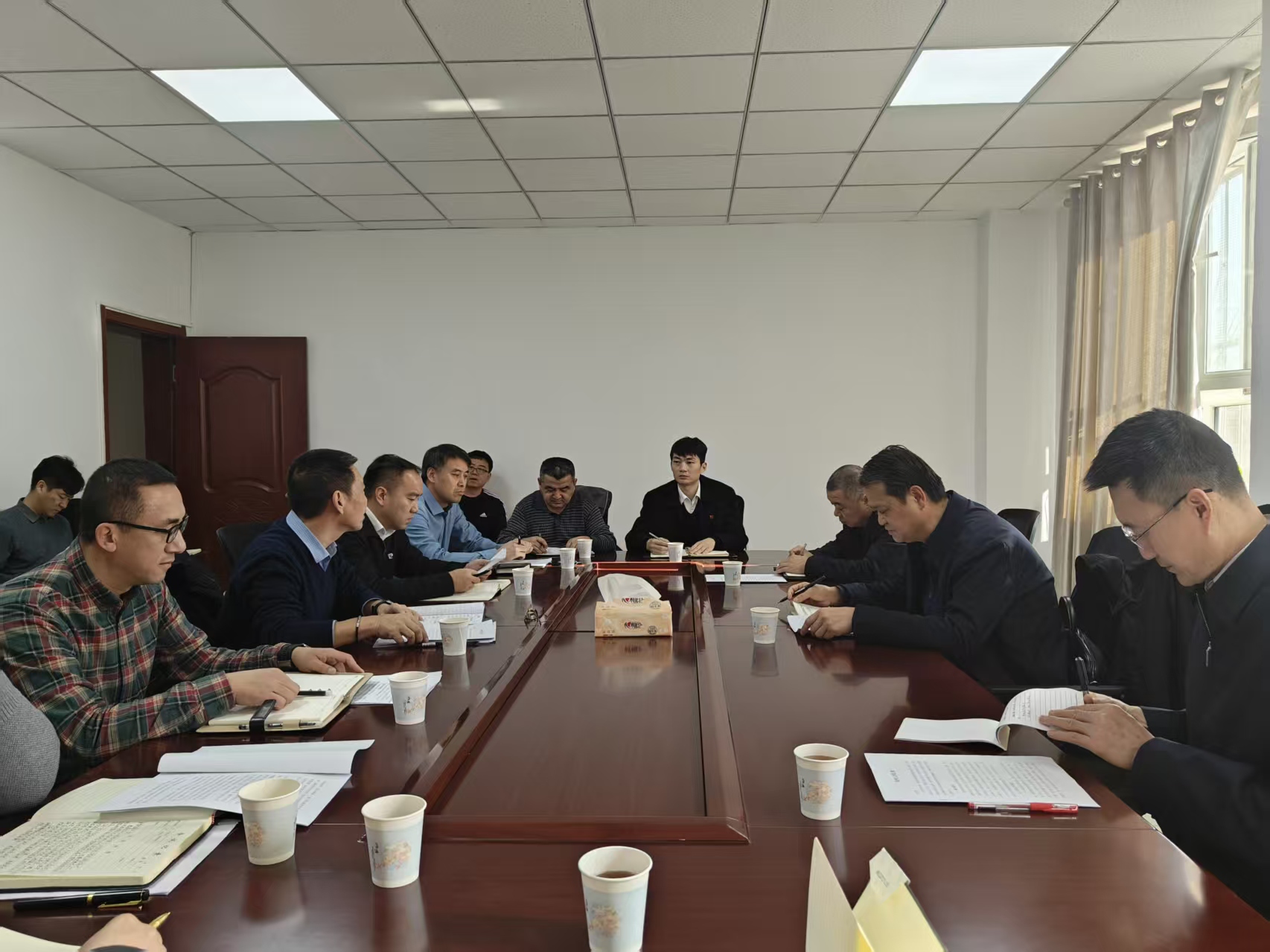 自治区粮食和物资储备局领导赴柯坪县<br>驻村工作队开展春节走访慰问